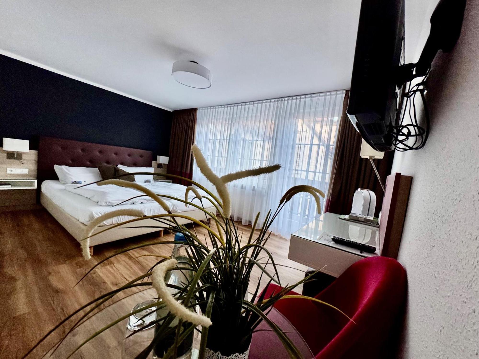 Flair Hotel Vier Jahreszeiten Bad Urach Extérieur photo
