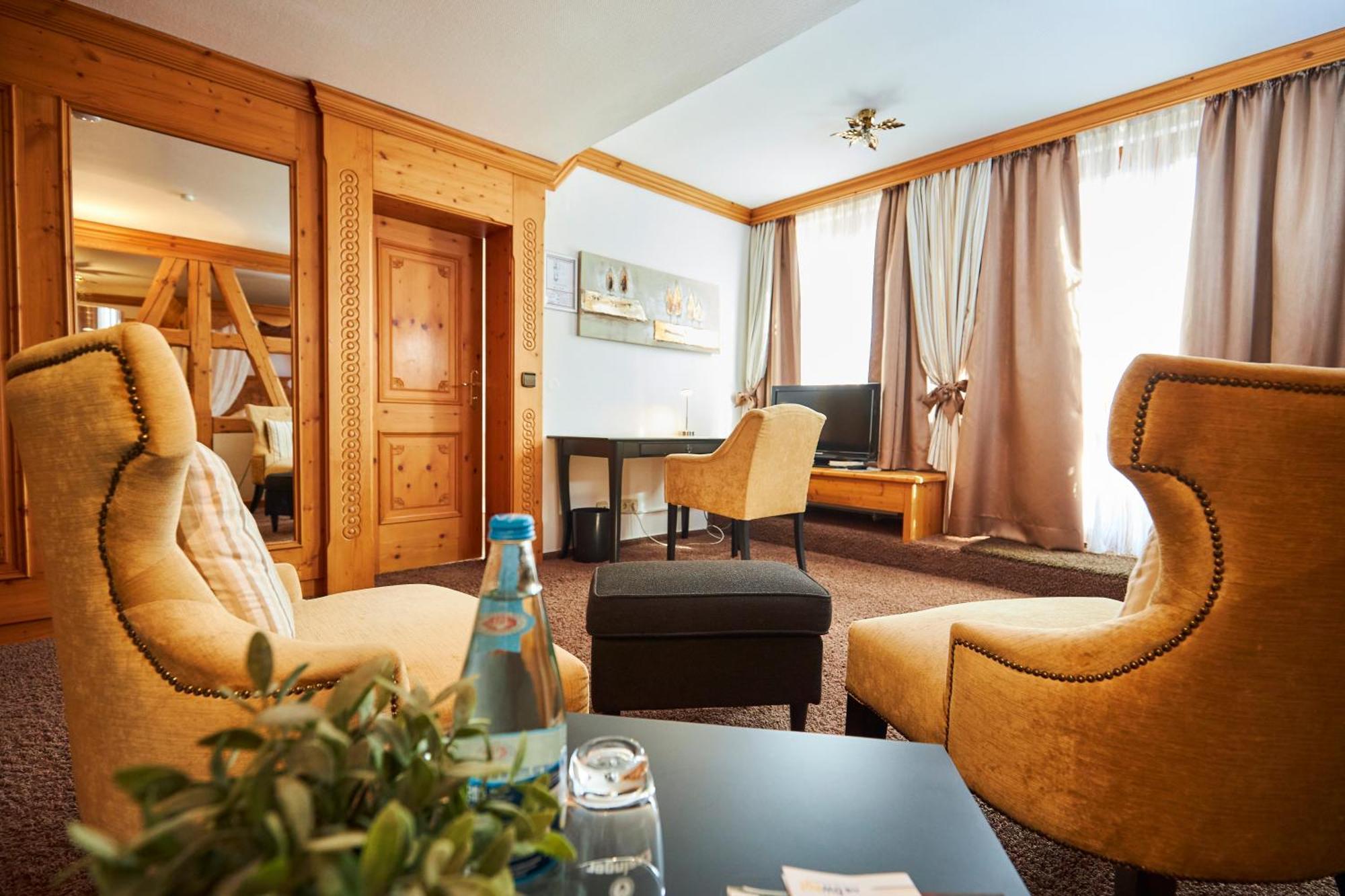 Flair Hotel Vier Jahreszeiten Bad Urach Extérieur photo