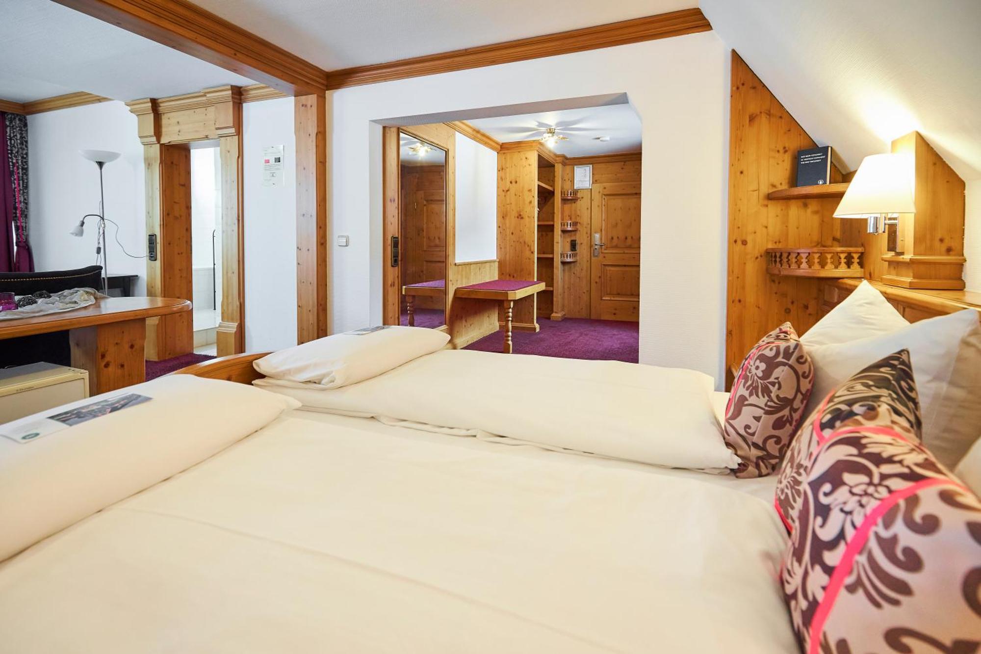 Flair Hotel Vier Jahreszeiten Bad Urach Extérieur photo