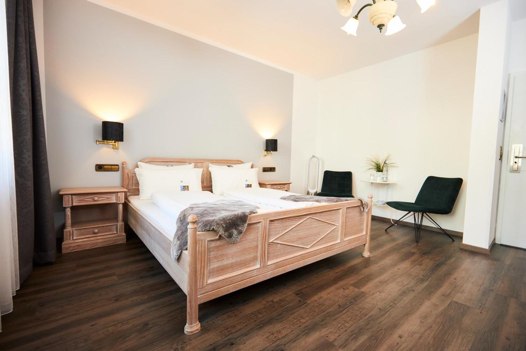 Flair Hotel Vier Jahreszeiten Bad Urach Extérieur photo