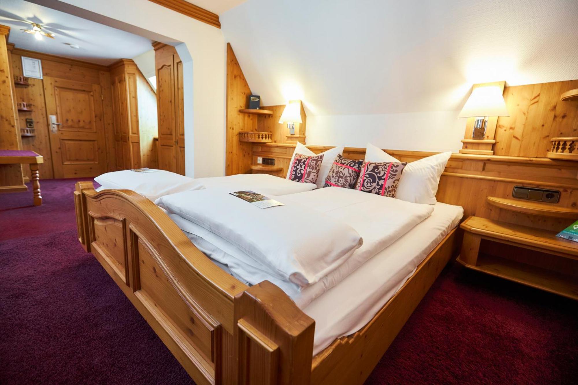 Flair Hotel Vier Jahreszeiten Bad Urach Extérieur photo