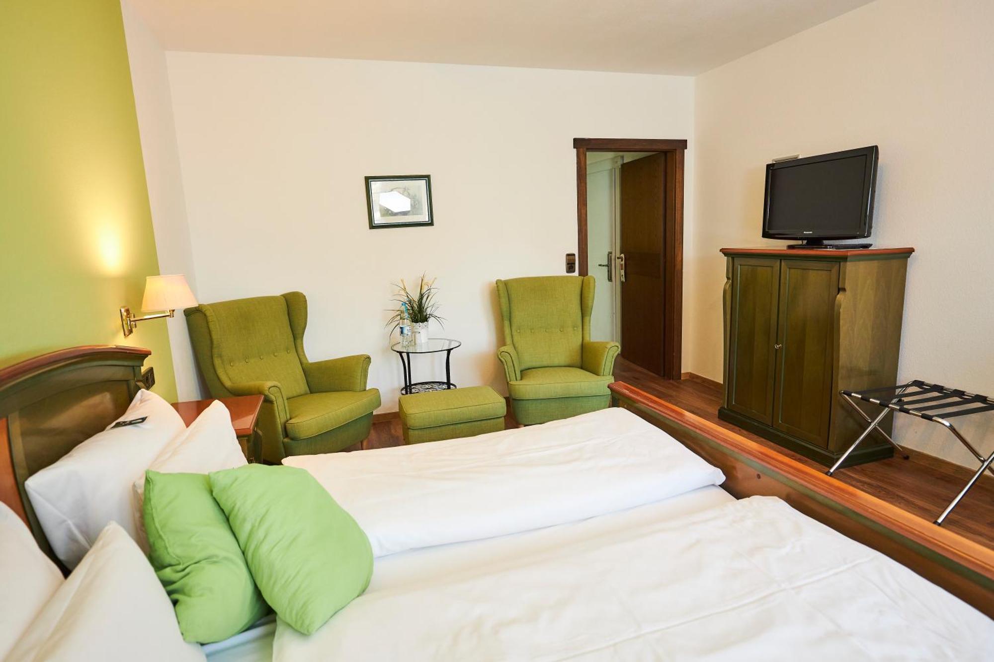 Flair Hotel Vier Jahreszeiten Bad Urach Extérieur photo