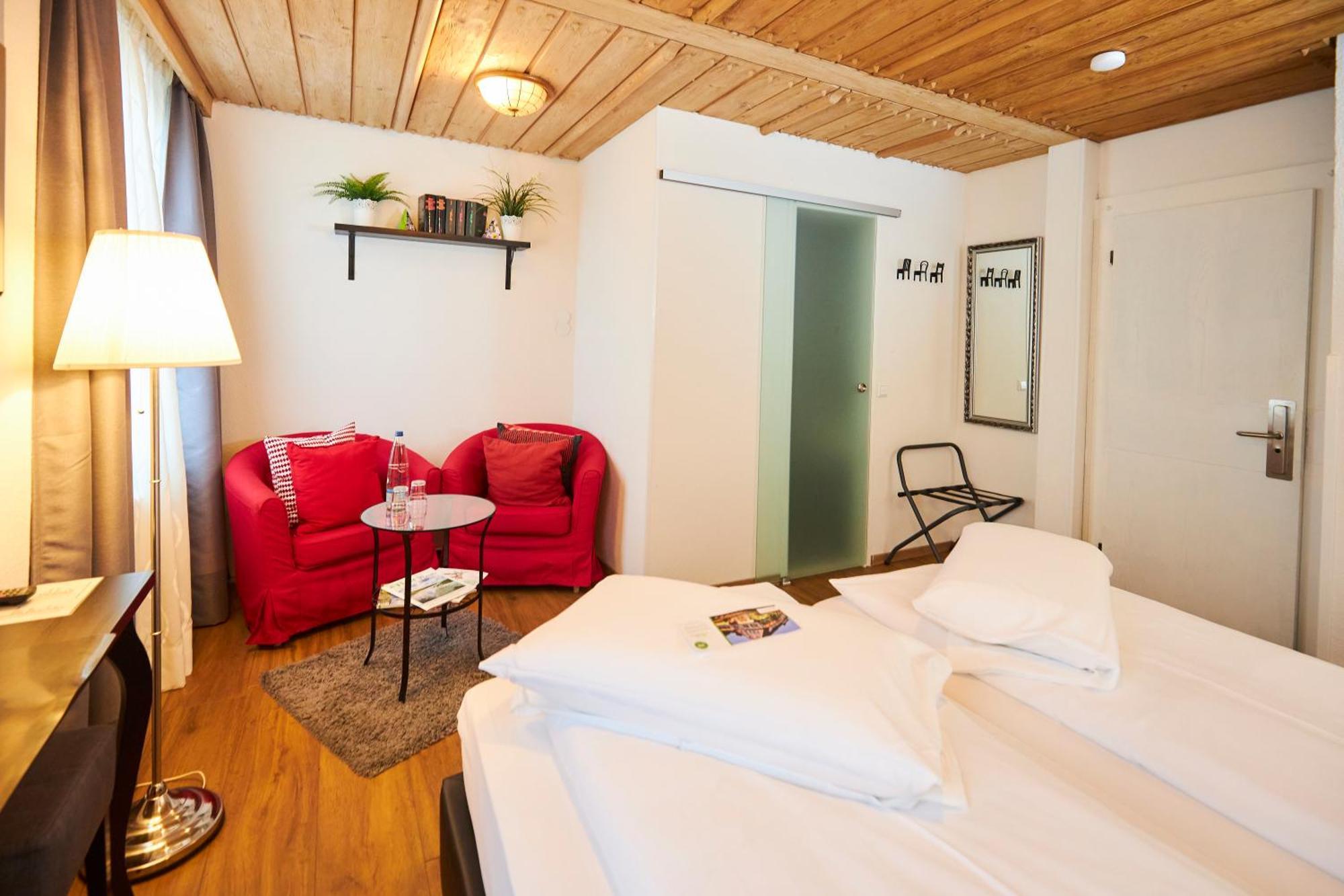 Flair Hotel Vier Jahreszeiten Bad Urach Extérieur photo