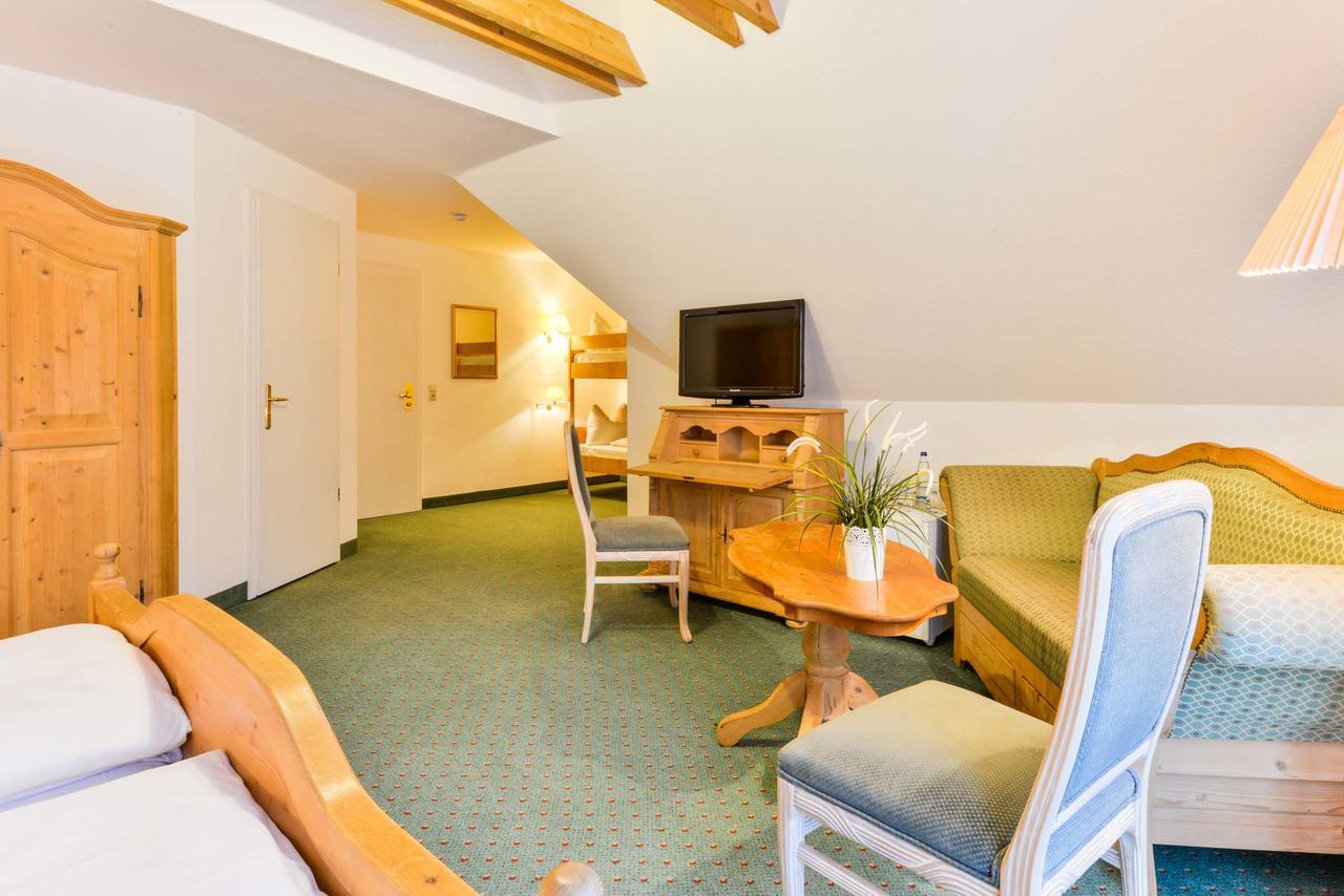 Flair Hotel Vier Jahreszeiten Bad Urach Extérieur photo